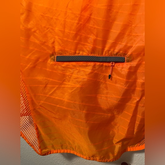 Adidas Running Vest with Hood - Picture 5 of 6